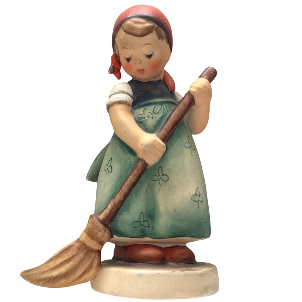Vintage Goebel Hummel Little Sweeper #171 W Germany Girl Broom Figurine 4.5"
